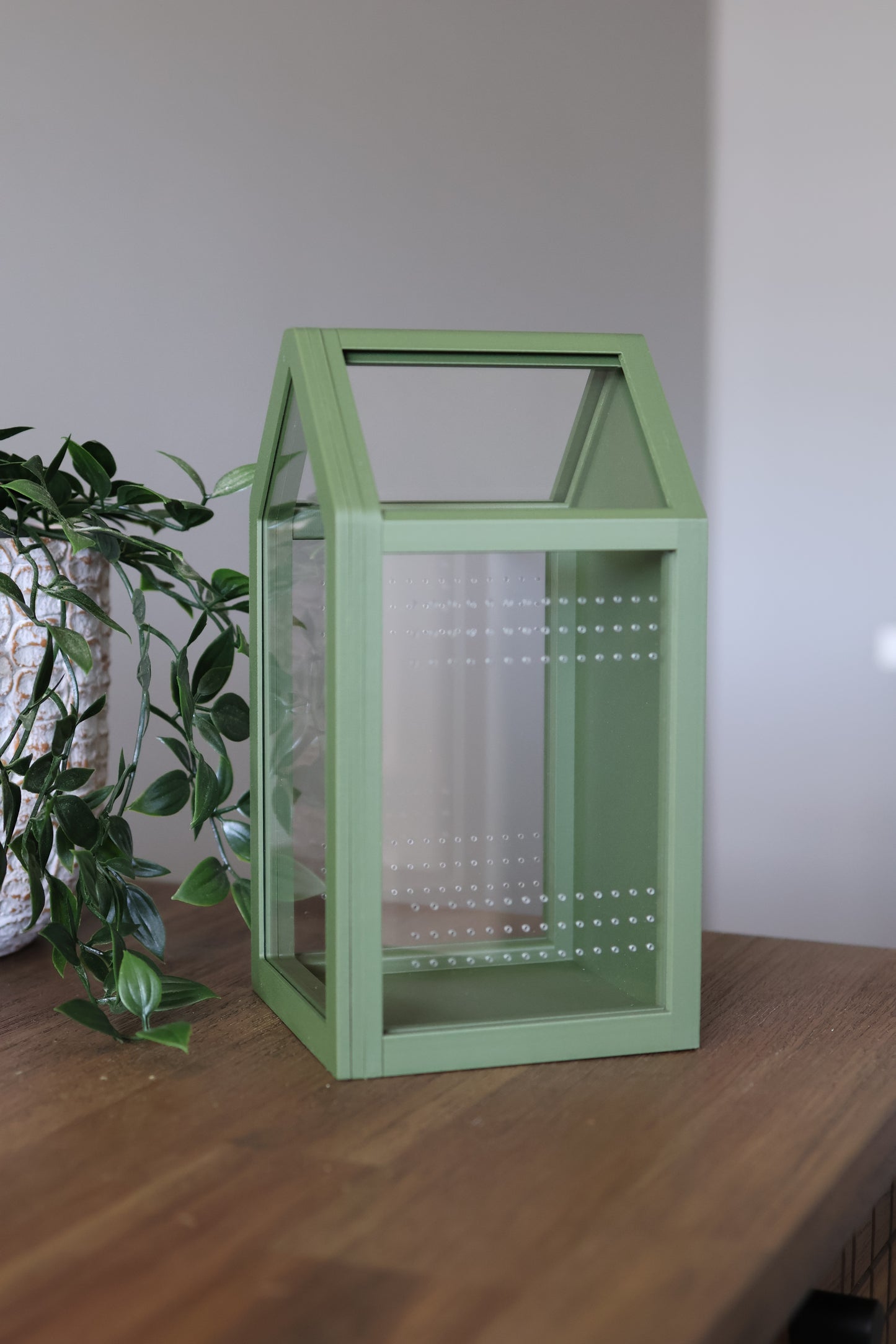enclosure side view