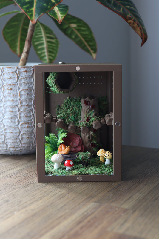 3D printed forest-themed jumping spider enclosure