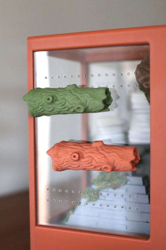 Ledge Jumping Spider - Wood Grain Effect