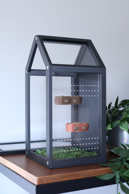 Eco-friendly 3D printed platform for jumping spider habitat