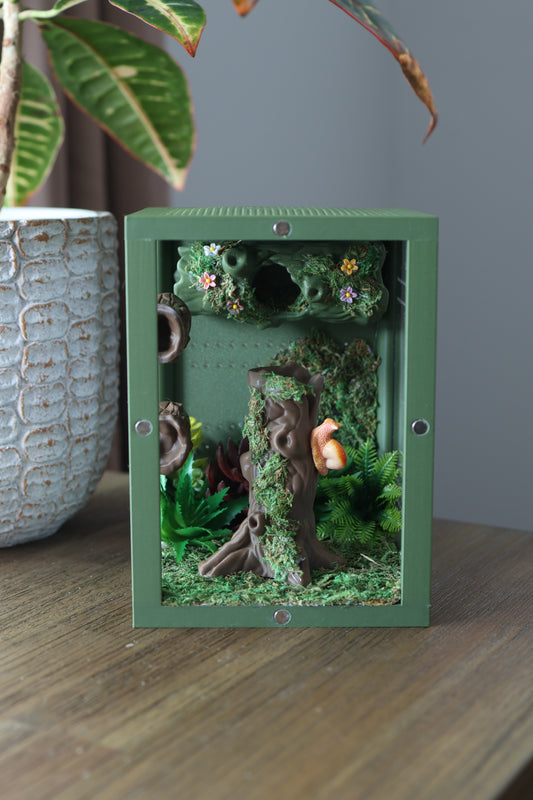 3D printed jumping spider enclosure – Forest Canopy Theme with natural moss and climbing textures