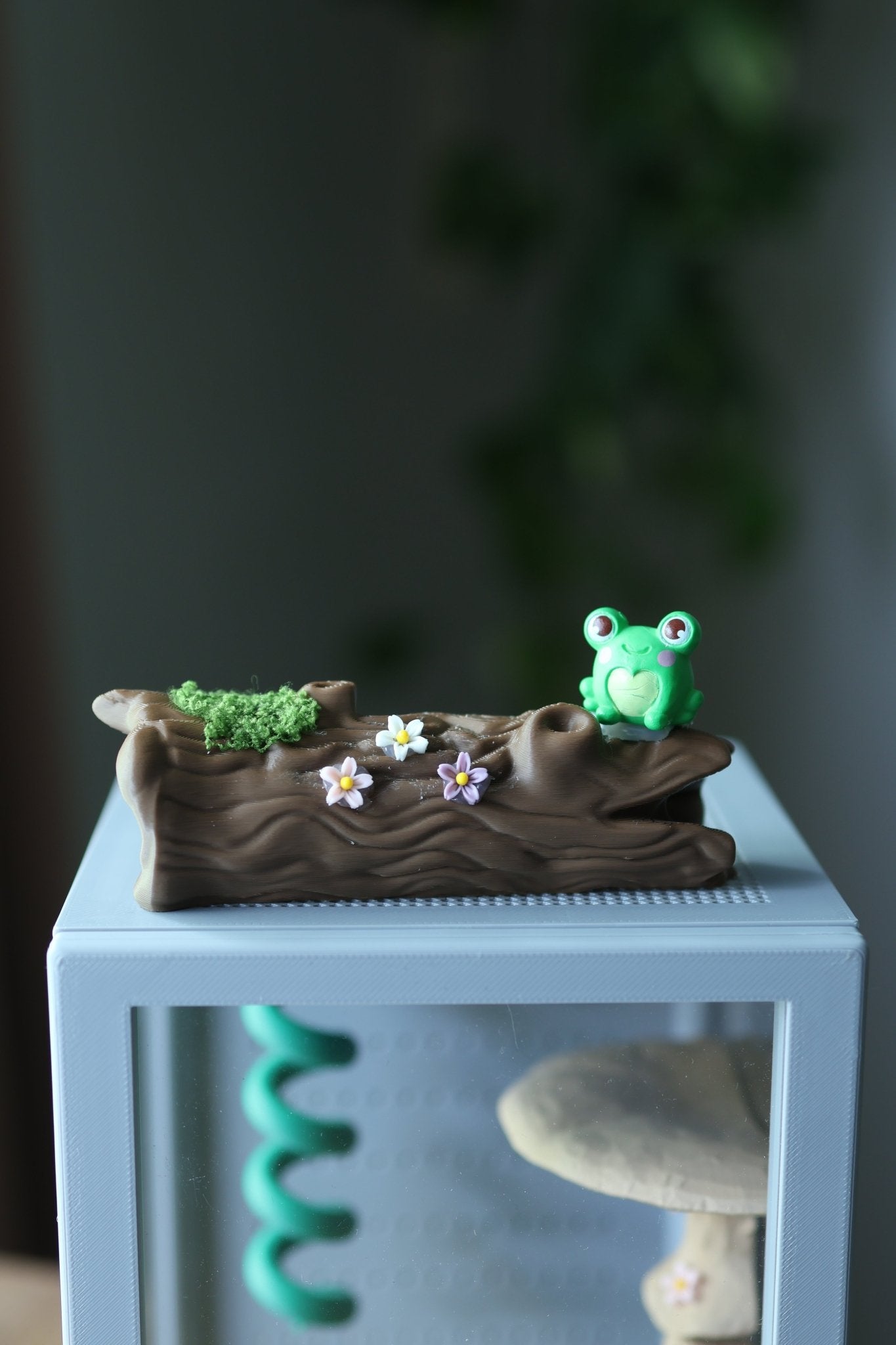 Jumping Spider Accessories – Fairy Tree Trunk Terrarium Decor jumping spider - Spooder Nook