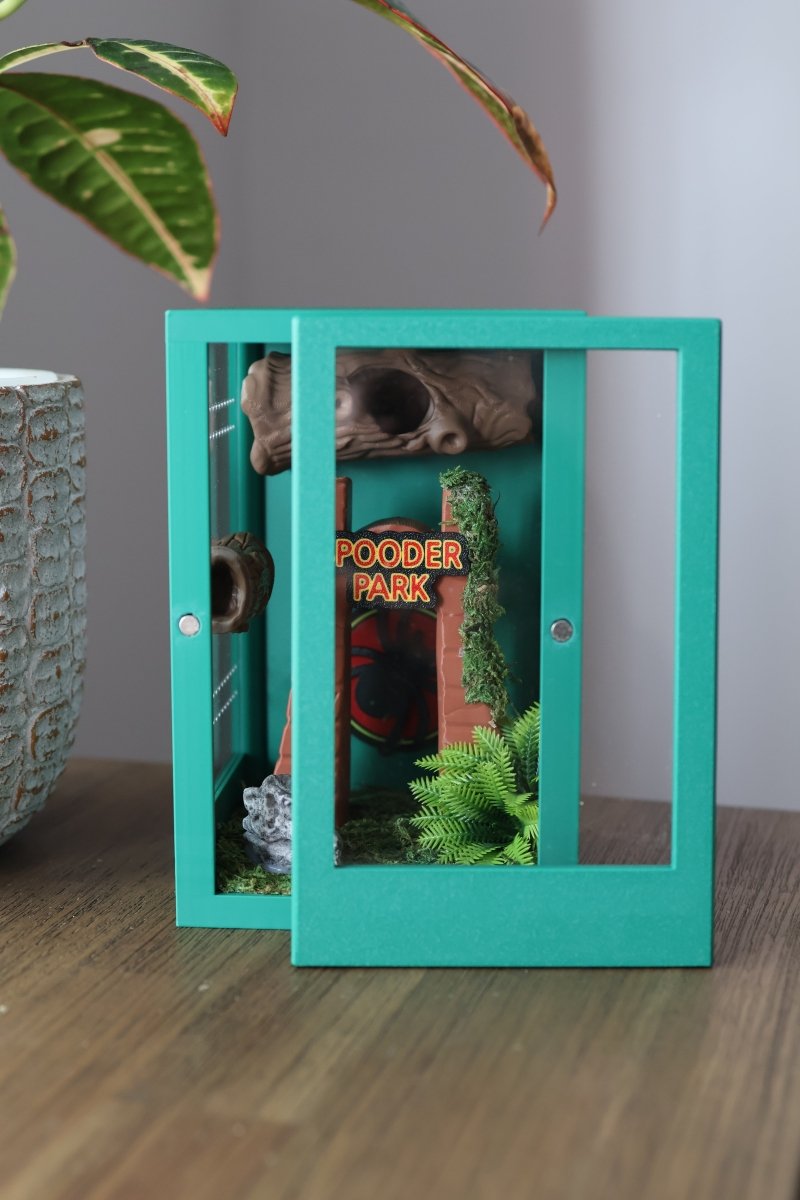 Front opening enclosure for jumping spider - SpooderNook