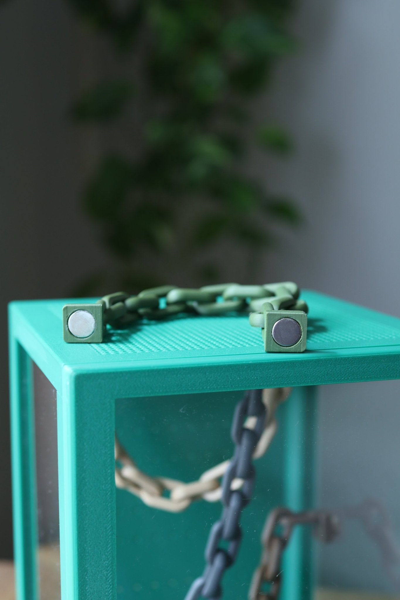 Magnetic Ledge Jumping Spider - 3D Print jumping spider - Spooder Nook