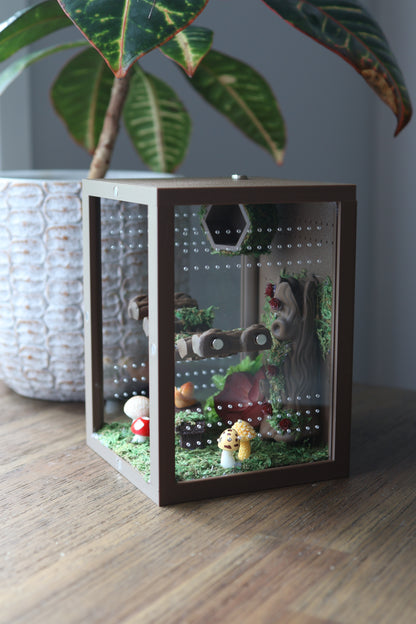 Custom 3D printed forest enclosure for jumping spiders