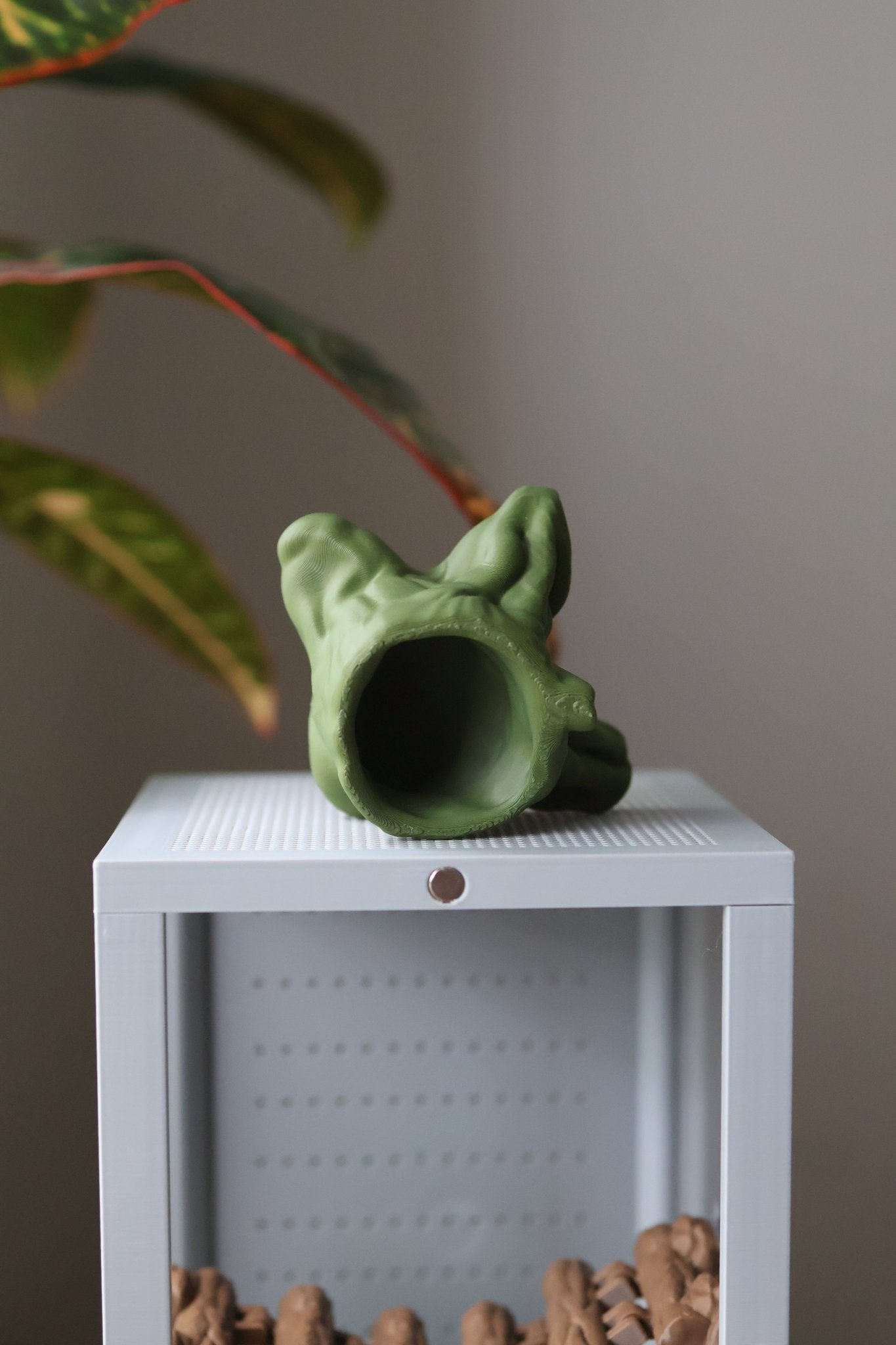 Tree Stump Hideout for Jumping Spider - Arboreal Spider Shelter jumping spider - Spooder Nook
